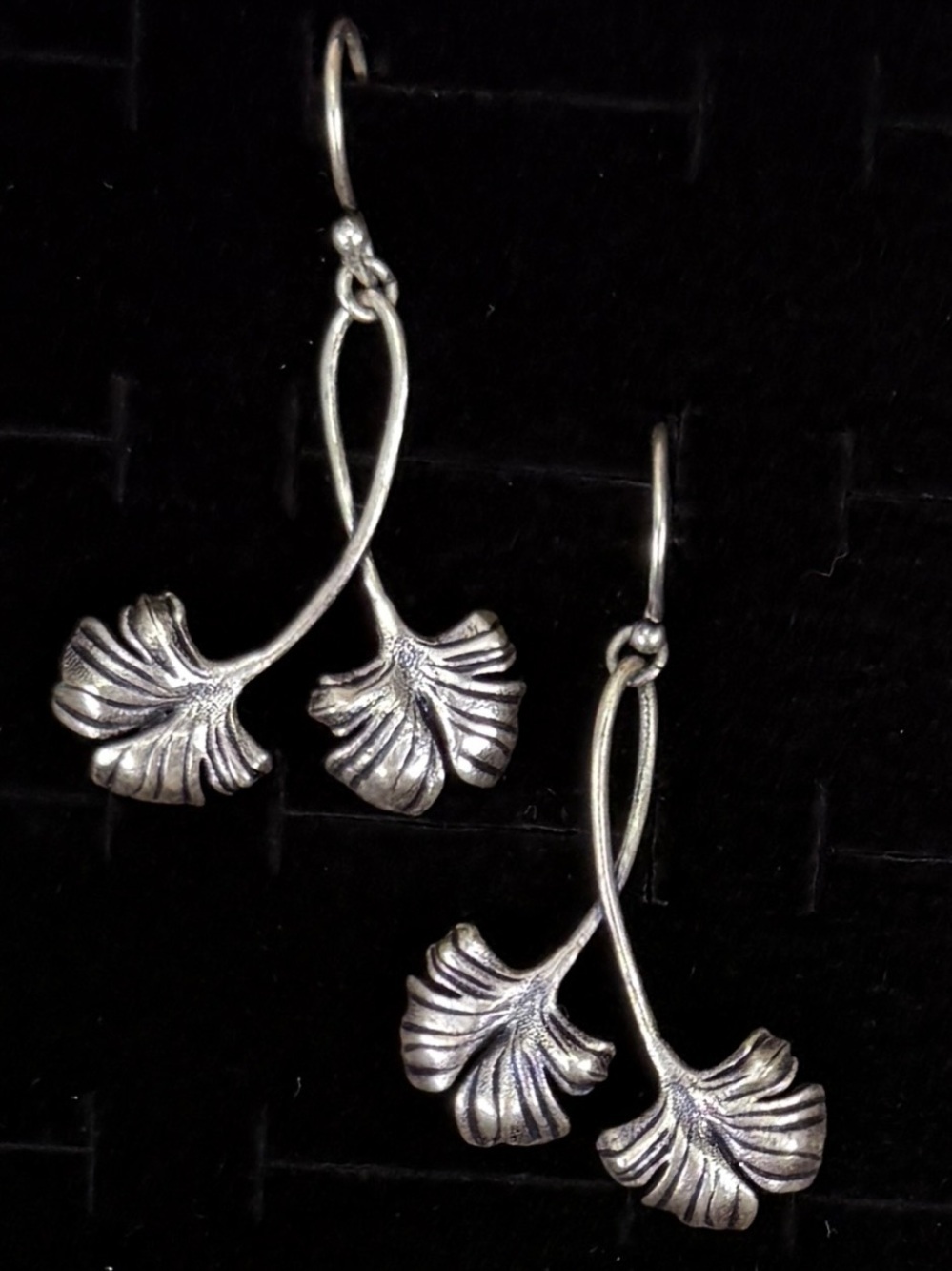 Vintage Silvertone Ginkgo Leaf Dangle Earrings Pierced Botanical
